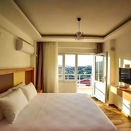 Hotell Estia 3*