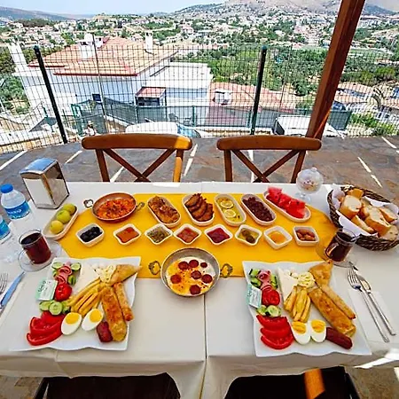 Estia Hotel 3*